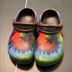 CROCS Kids Rainbow Tie-Dye Slippers